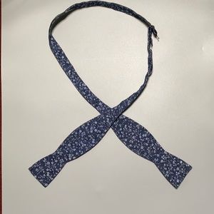 Ryan Seacrest Distinction Bowtie w/Floral Pattern